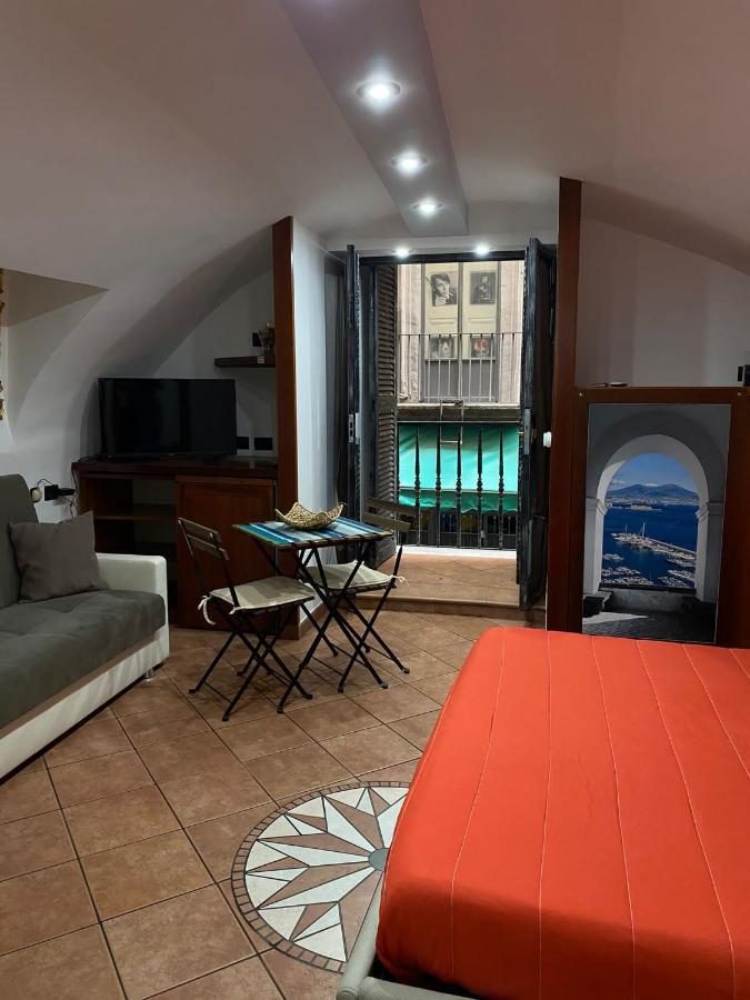 Home In Love: Balconcino Spaccanapoli Luaran gambar